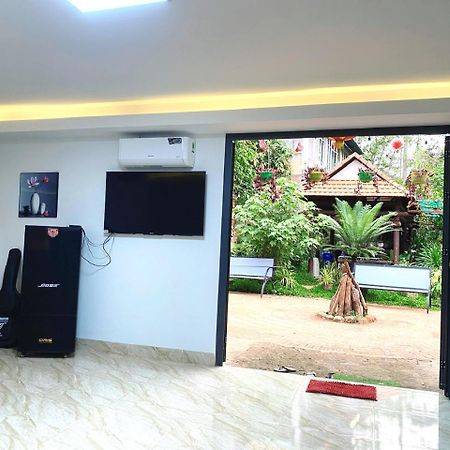 ホテル La Giang Garden バンメトート エクステリア 写真